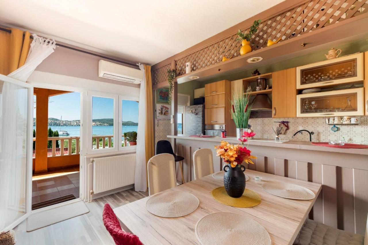 Apartment Lotus Трогир Экстерьер фото